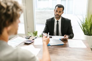 Pourquoi opter pour un Executive Master en Management de l’Assurance ?